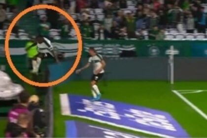 Futbolista brasileño cae en túnel tras festejar y se lesiona