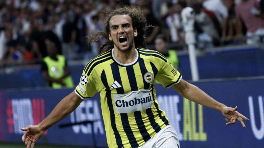Futbolista del Fenerbahçe provoca a fans del Lyon tras eliminación en Champions