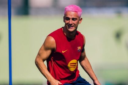 gavi se tine el pelo de rosa tras el titulo Gavi se tiñe el pelo de rosa tras el título mundial de España
