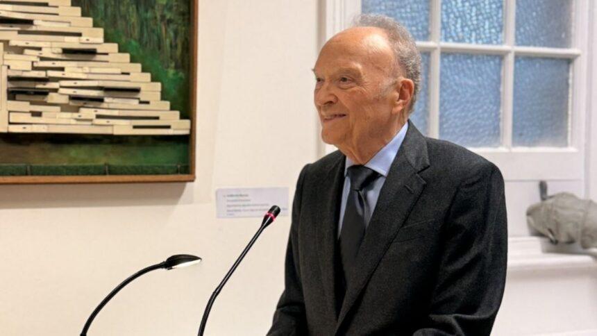 Gertz Manero reaparece en Reino Unido y presenta exposición sobre Frida Kahlo