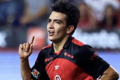 Gil Mora: asistencia y golazo en triunfo de Xolos ante Cruz Azul