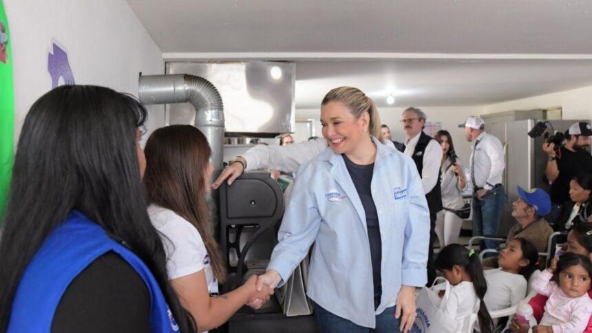 Gobernadora de Chihuahua supervisa apoyos sociales y obras en Creel