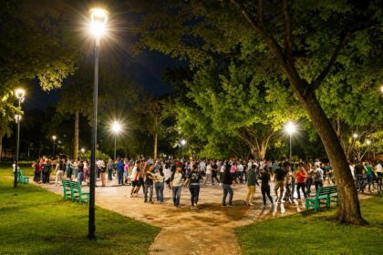 Guadalajara mejora iluminación en más de 100 parques públicos