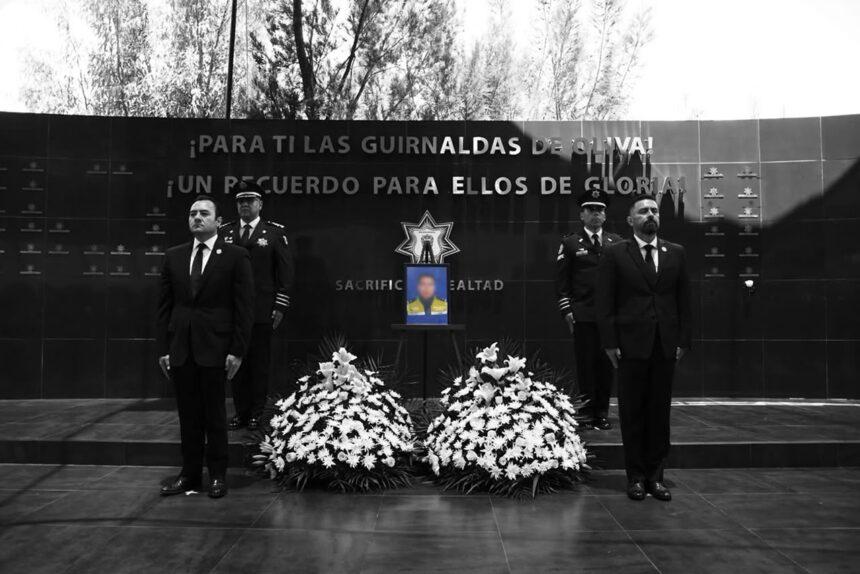 Honran a Jesús Francisco, oficial caído de la Policía Estatal de Caminos