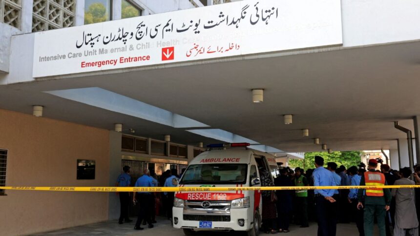 Incendio en hospital de Pakistán deja 14 recién nacidos muertos