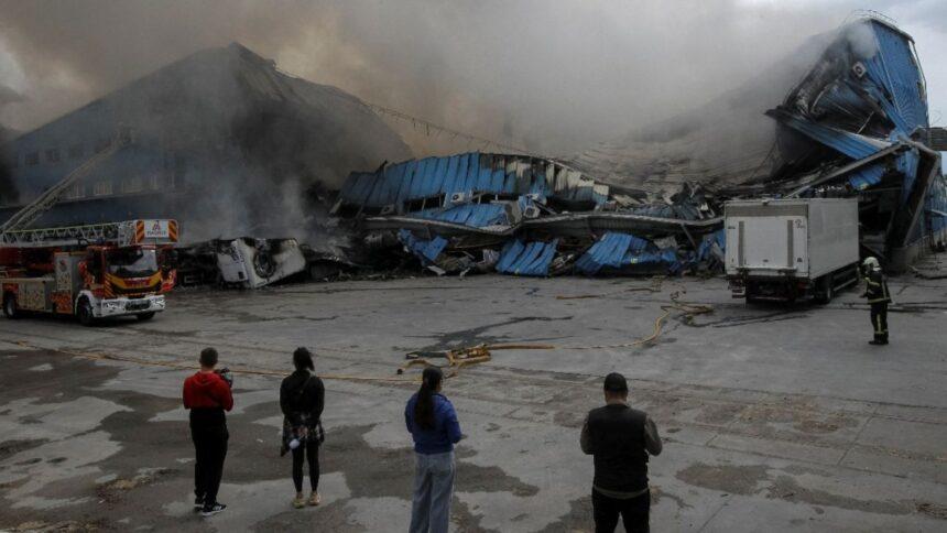 Incendio en planta gasífera rusa deja tres muertos y casi 150 heridos