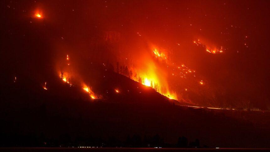 Incendios forestales en el oeste de Estados Unidos y Canadá provocan evacuaciones masivas