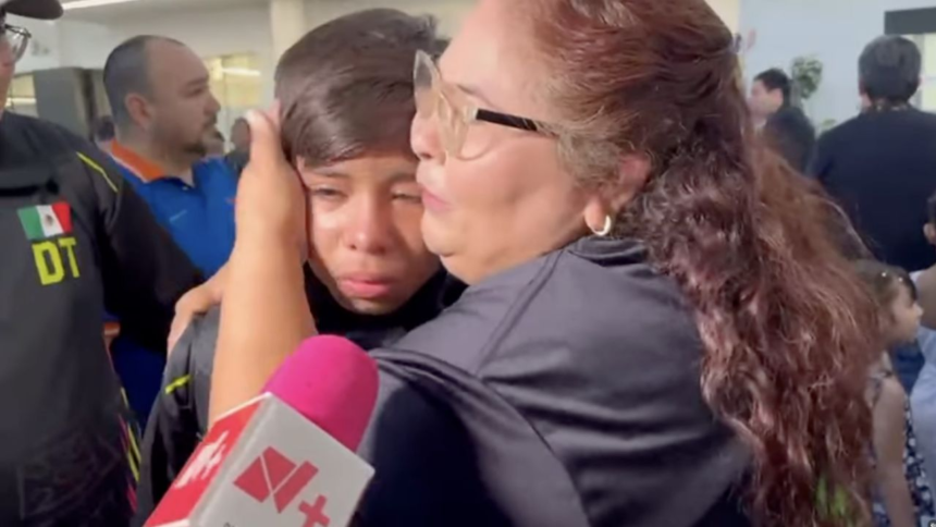 Infantil de fútbol de Tijuana regresa a casa tras terremoto en Colombia