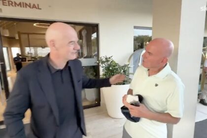 Infantino evade preguntas e ironiza sobre la calvicie de ambos