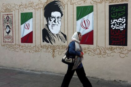 Irán declara persona non grata a dos diplomáticos franceses por actividades ilegales