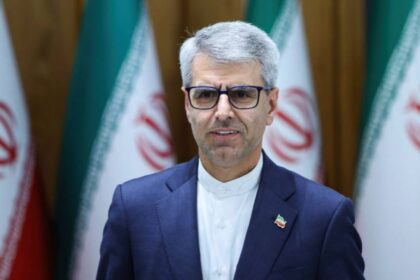 Irán desmiente negociaciones con Estados Unidos y dialoga únicamente con Omán