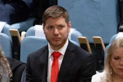 Israel confirma salida urgente de EU del hijo de Netanyahu tras amenazas