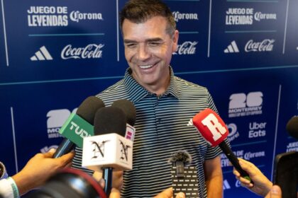 Jared Borgetti, Cafú y Roberto Carlos respaldan a Infantino como unificador