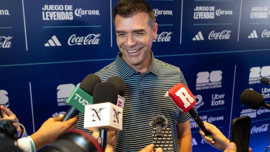 Jared Borgetti, Cafú y Roberto Carlos respaldan a Infantino como unificador