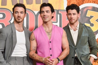 jonas brothers en el show de medio tiempo del partido Jonas Brothers en el show de medio tiempo del partido inaugural NFL 2027