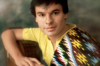 Juan Gabriel: pobreza, cárcel y el camino que forjó una leyenda