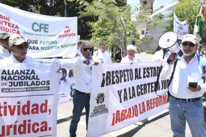 Jubilados de CFE rechazan límites a pensiones y exigen derechos adquiridos