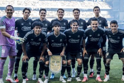 Jugador de Portland reacciona sorprendido por las camisetas del América en su estadio