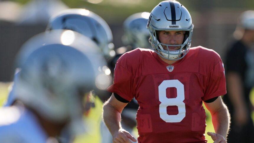 Kirk Cousins y Maxx Crosby suspendidos tras confrontación en los Raiders