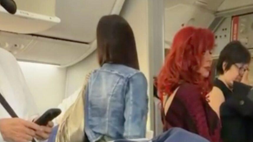 La gobernadora Layda Sansores y su hermana Laura viajan a España en primera clase