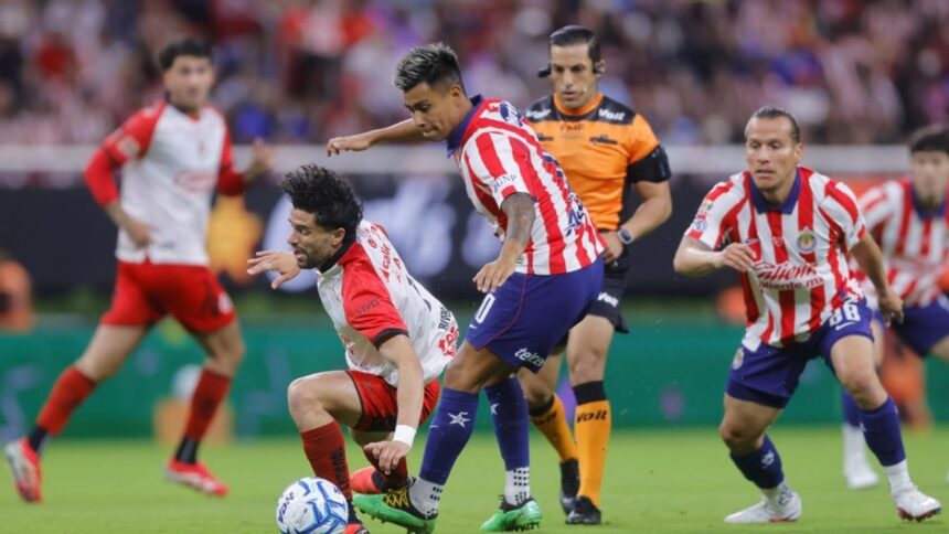 ‘Loco’ Abreu atiza a Chivas: “Utilizamos más mexicanos-mexicanos que ellos”
