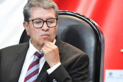 Monreal advierte sobre posibles renuncias de diputados por reelección en Morena