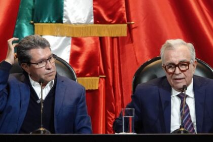 Monreal: Rocha Moya debe pedir licencia; no hay condiciones para volver