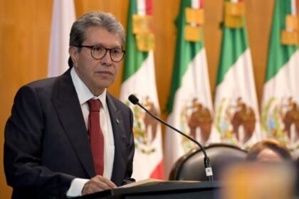 Monreal sostiene que revocar una visa estadounidense no condena ni sataniza