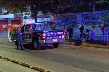 Motociclista colisiona con patrulla en San Juan de Dios, Jalisco