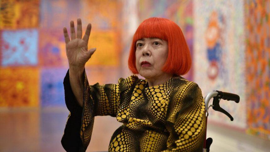 Muere Yayoi Kusama, artista japonesa que convirtió los lunares en arte