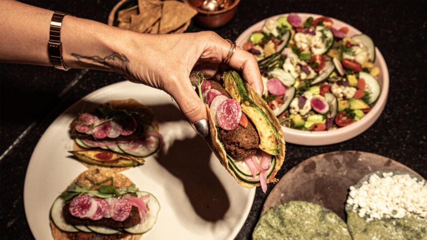 Mux convierte el lago de Texcoco en una experiencia gastronómica inesperada