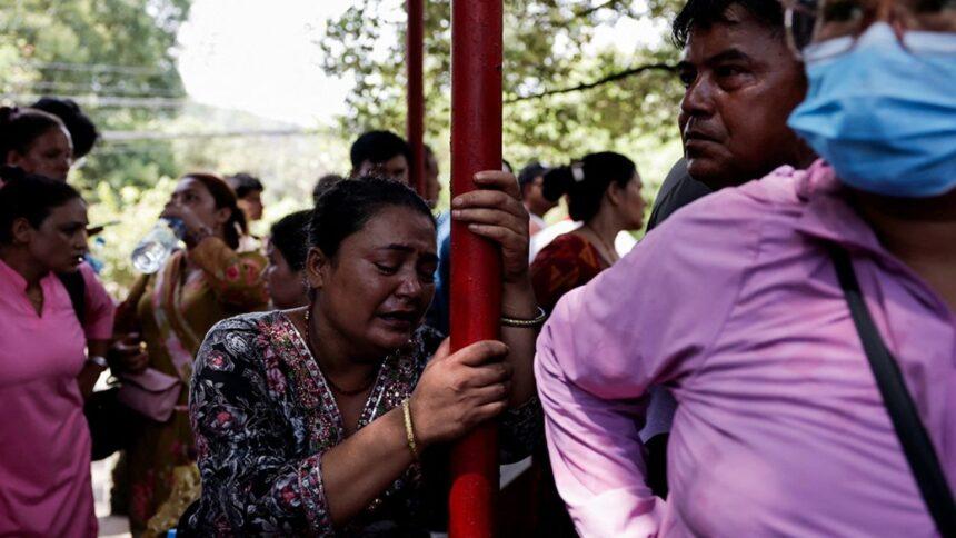 Nepal: riada deja casi 400 muertos y 1.400 desaparecidos, incluidos extranjeros