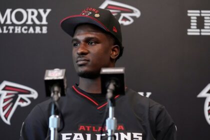 NFL: Falcon suspendido 8 partidos por agresión con arma mortal a exnovia