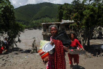 OMS: Unas 10 mil familias de Nepal requieren ayuda urgente tras inundaciones