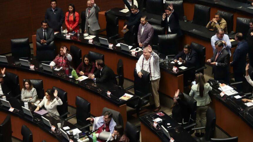 Oposición pide entregar a Rocha Moya a EU; Morena calla tras clausura