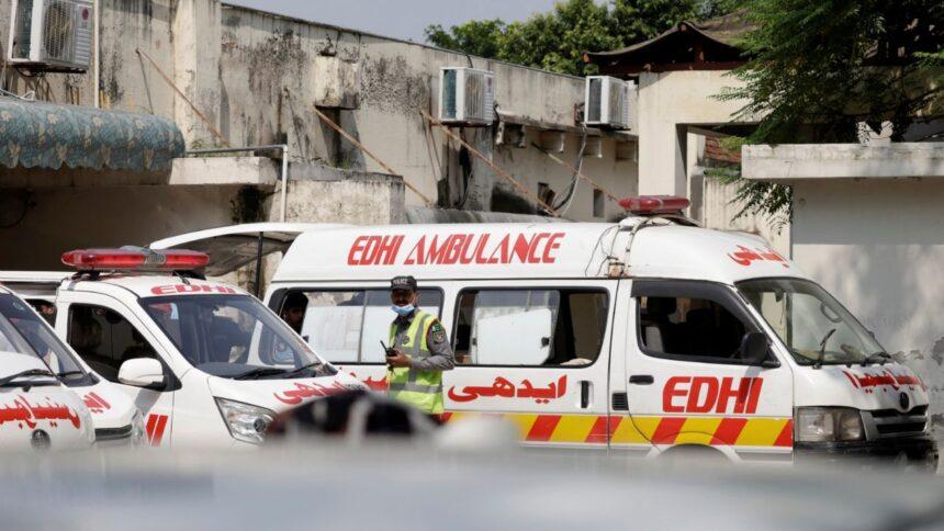 Pakistán suspende ocho funcionarios por incendio hospitalario que mató 14 neonatos