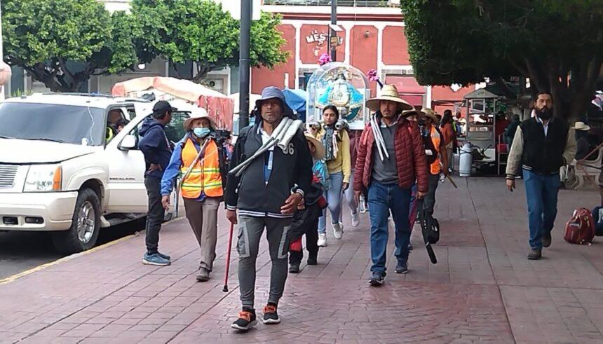 Peregrinos continúan su paso por Celaya esta semana