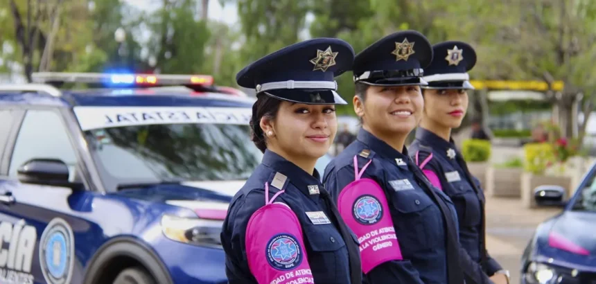 Policía Rosa concluye Lengua de Señas II para mejorar atención