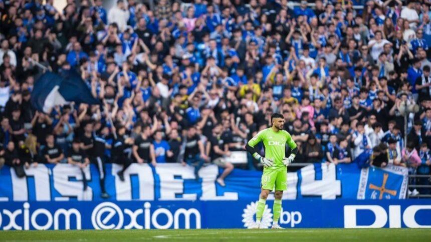 Portero comete error y rival anota tras un despeje fallido