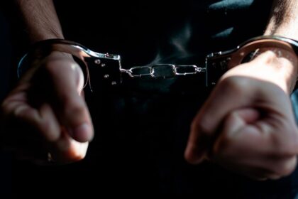 Prisión preventiva a presunto defraudador por falsa plataforma de inversión en Sinaloa