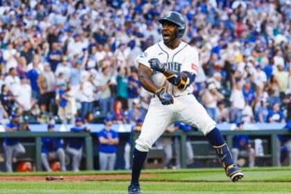 Randy Arozarena: atrapada sobre barda y dos jonrones, uno de walk-off