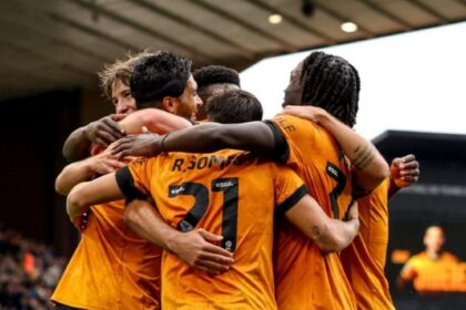 Raúl Jiménez anota su segundo gol con Wolverhampton tras convertir un penalti