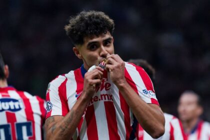 Ricardo Marín firma doblete y Chivas vapulea 5-2 a Xolos