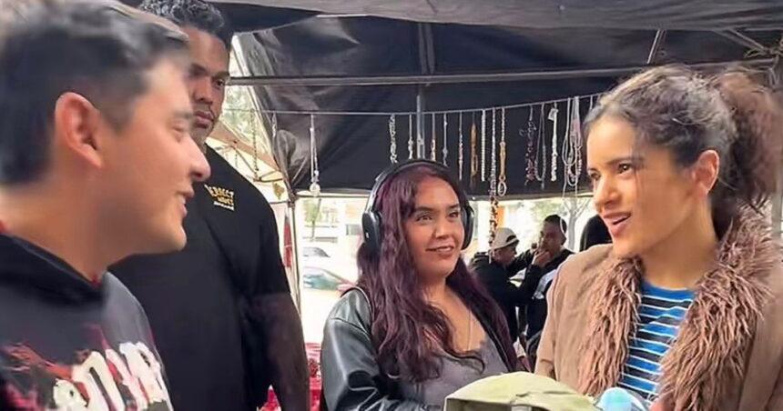 Rosalía recorre La Lagunilla y sorprende a los visitantes