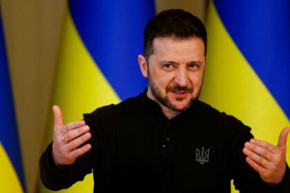 Rusia condena en ausencia a 11 años a bloguero ucraniano