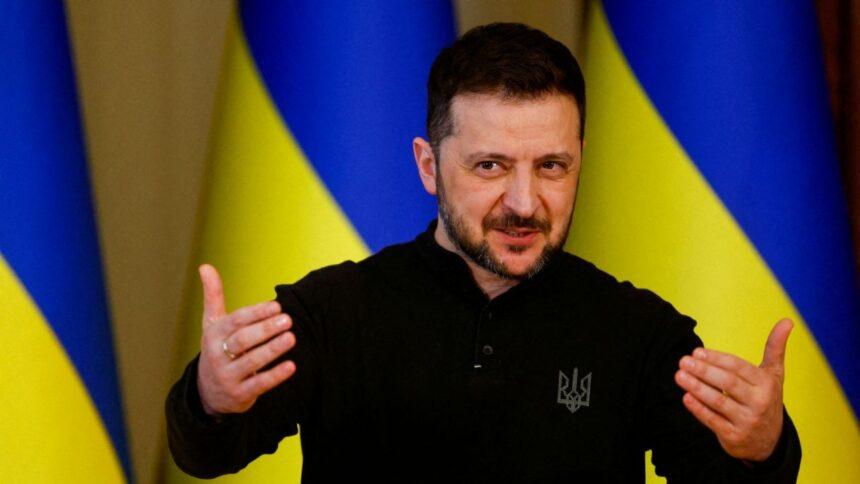 Rusia condena en ausencia a 11 años a bloguero ucraniano