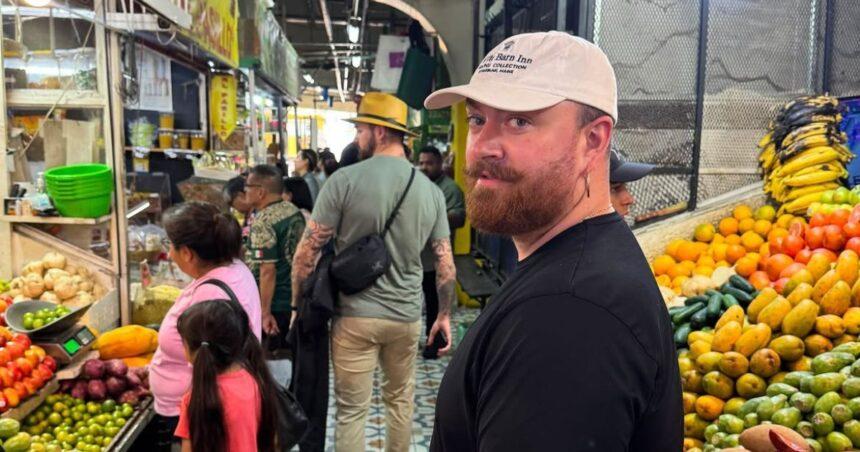 Sam Smith sorprende en Guadalajara comiendo tacos durante su visita a México