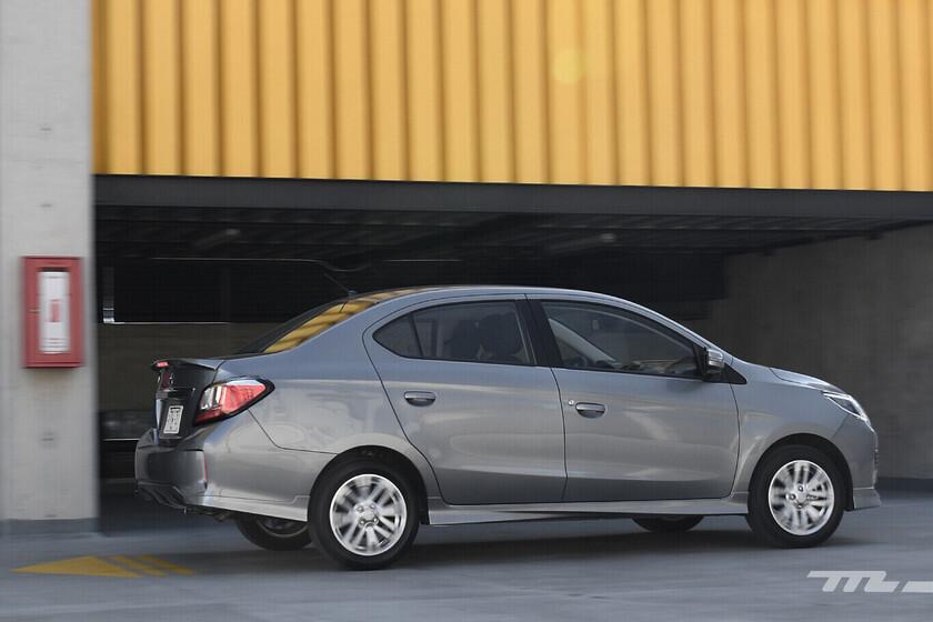 Sedán compacto automático con motor eficiente y confiable, rival del Aveo