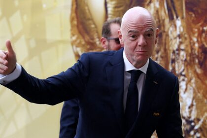 Seis federaciones árabes respaldan a Infantino pese a su fallido plan mundial
