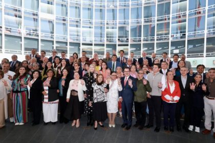 senadores morenistas celebran plenaria privada y postularan hoy al presidente Senadores morenistas celebran plenaria privada y postularán hoy al presidente de Mesa